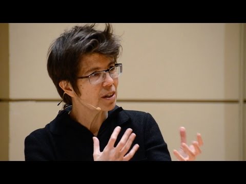 Elizabeth Diller speaking while using her hands to convey her message